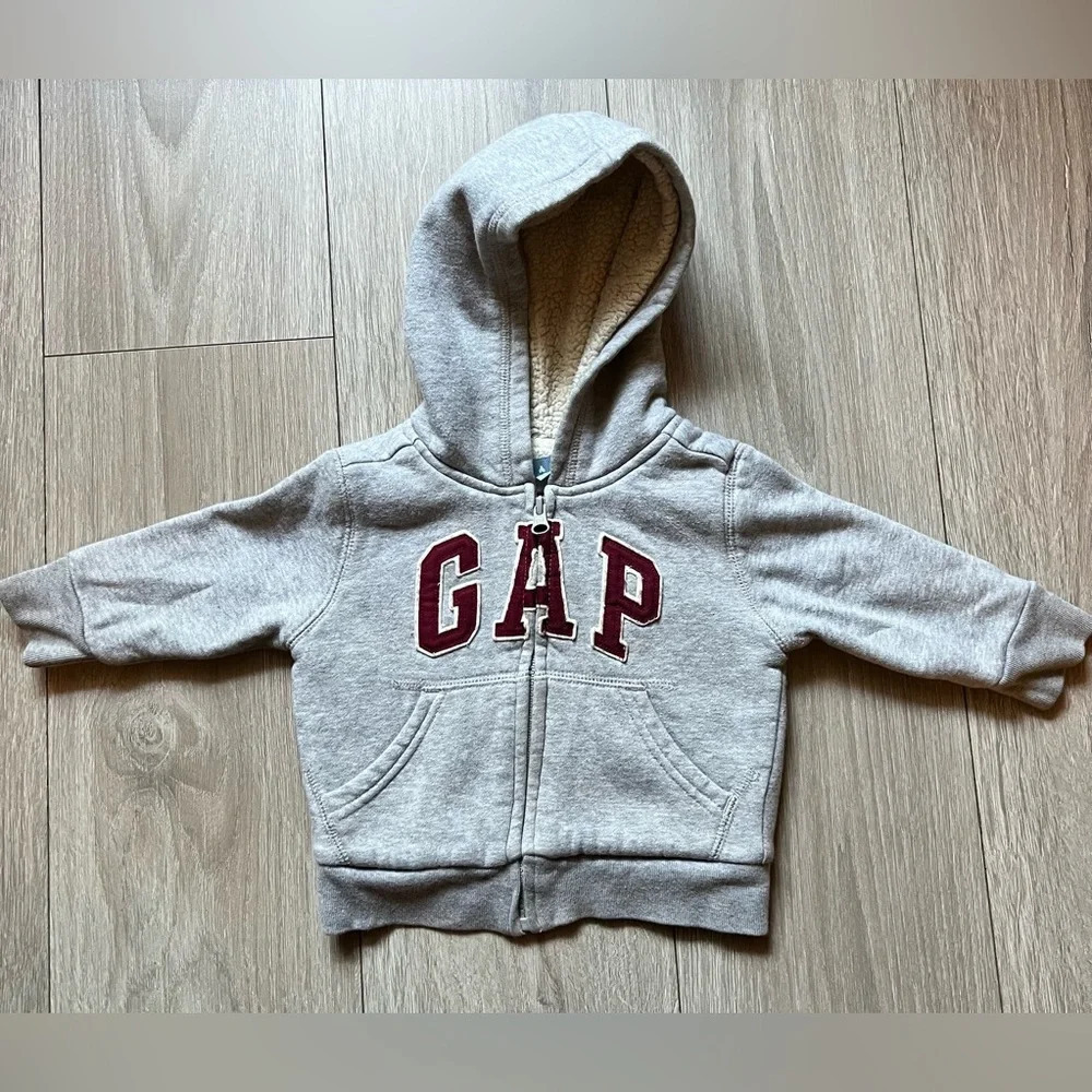 GAP cozy sherpa lined hooded full zip jacket size 12-18 months